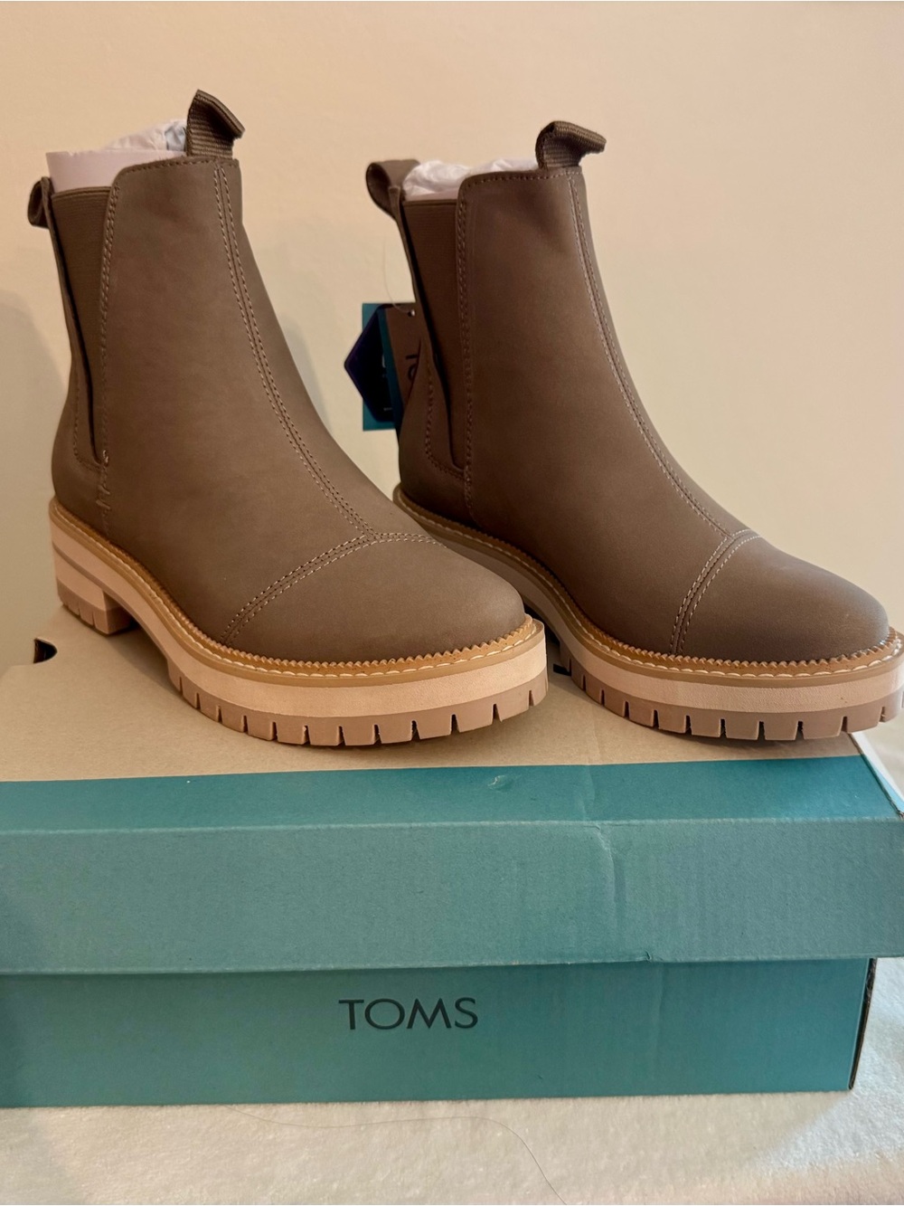 TOMS Women's Taupe Grey Dakota Lug Boots - Picture 1 of 4
